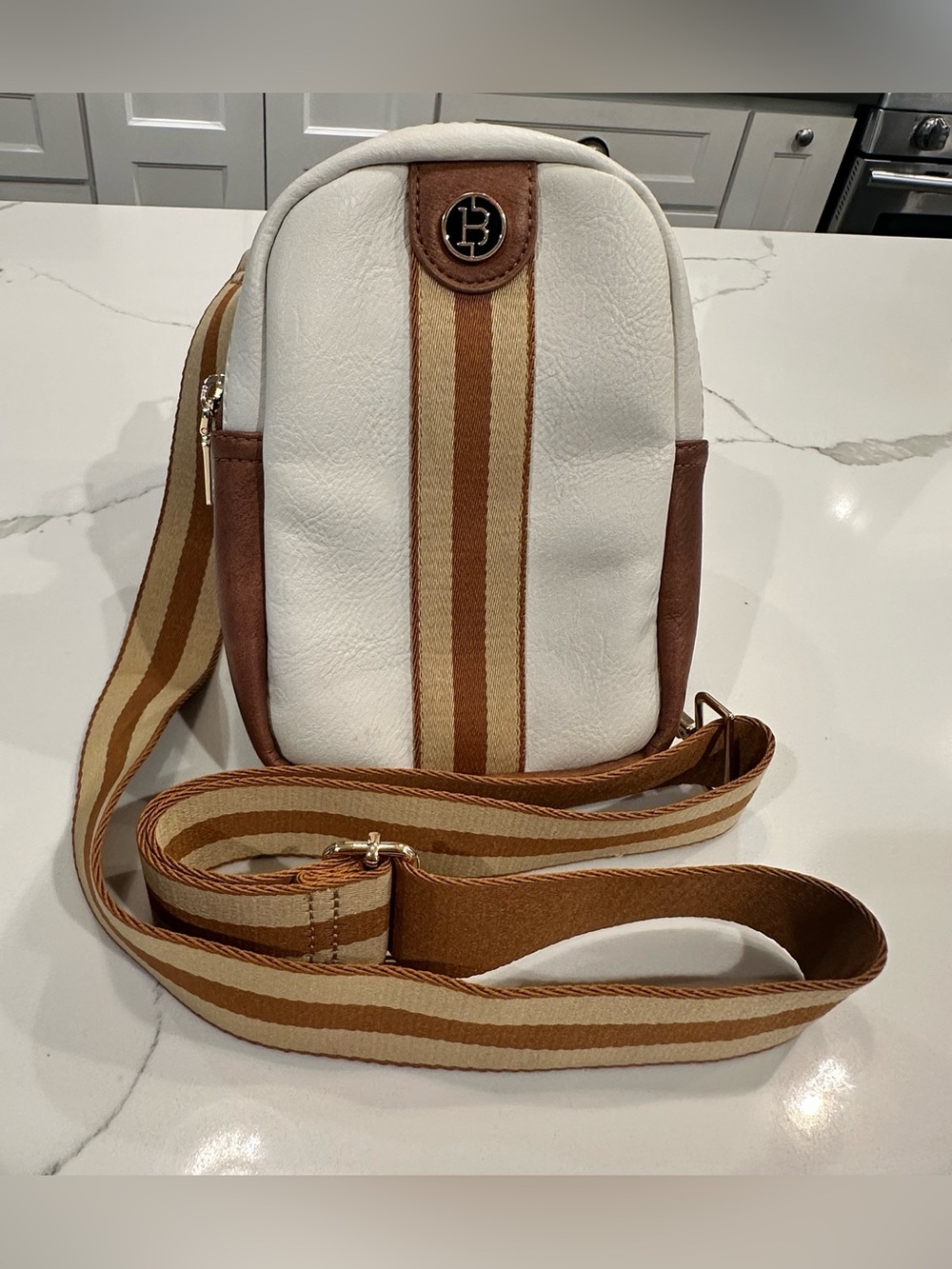 BOSTANTEN Faux Leather Sling Bag Crossbody Purse Guitar Strap Cream Brown Stripe